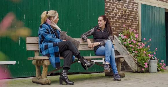 Thibaut dumpt boerin Veerle in 'Boer zkt Vrouw' met belletje. Relatietherapeute onthult hoe je zo'n break-up via telefoon wél goed aanpakt