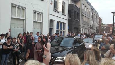 Niet dansen maar zitten aan tafel: Lingecollege krijgt diner in plaats van eindexamenfeest