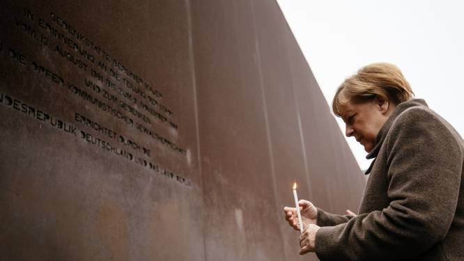 Hoe De Berlijnse Muur Eigenlijk Per Ongeluk Viel Na Vergissing Van Een Man 30 Jaar Val Berlijnse Muur Hln Be