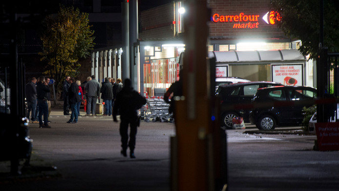 Lauteur De La Prise Dotages Du Carrefour De Forest Appréhendé