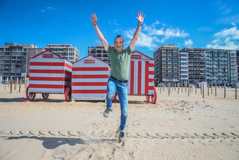 De beste recepten zijn niet kapot te krijgen. Daarom proeft Luc Bellings (54) ook deze zomer voor u voor aan onze Belgische kust. Wie onze topchef kan plezieren, wacht het podium. Wie denkt ons allemaal te mogen belazeren, komt op het schavot. “Soms herkennen koks mij en willen ze zich extra bewijzen. Gewoonlijk helpen ze het dan nog meer naar de botten.”
