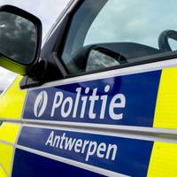 Explosief ontploft aan woning in Antwerpen: peuter en vijf volwassenen naar ziekenhuis