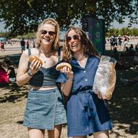 ‘Het is een privilege om niet naar je centen te moeten kijken’: zij spenderen slechts 36 euro, anderen 750 euro tijdens vier dagen Rock Werchter
