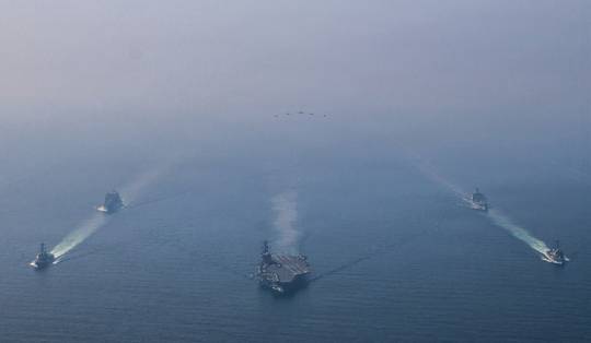 Trump geeft Iran tien dagen voor deal, terwijl Amerikaans leger alles in stelling brengt voor aanval