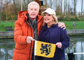 Whoops: André van Duin en Janny van der Heijden staan in de verkeerde stad
