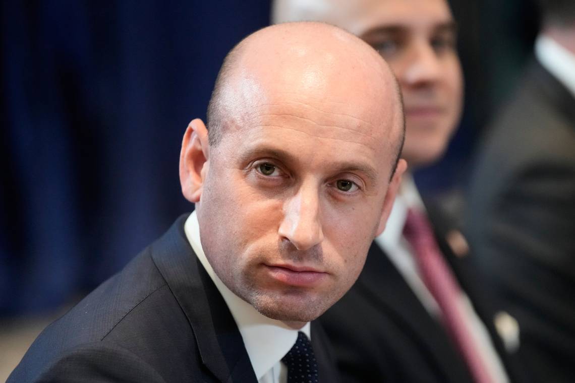 De man achter de imperiale ambities van Trump: wie is Stephen Miller?