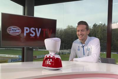 Droom van ernstig zieke PSV-fan (14) komt uit: door robot alsnog live bij wedstrijd