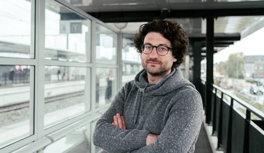 ‘Alsof adoptie per definitie neokoloniaal is’: waarom kandidaat-adoptieouders zich niet gehoord voelen na de adoptiestop