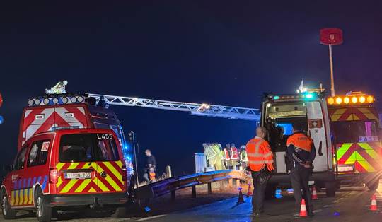 Vrouw komt om bij zware nachtelijke crash in Nieuwpoort: wagen belandde in IJzer