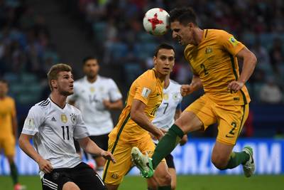 Slordige Duitsers nipt langs Aussies