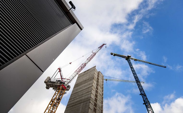 De bouwlocatie aan de Zuidas waar in 2019 een kantoor voor het geneesmiddelenbureau Europees Geneesmiddelen Agentschap (EMA) wordt gebouwd. Beeld ANP, Koen van Weel