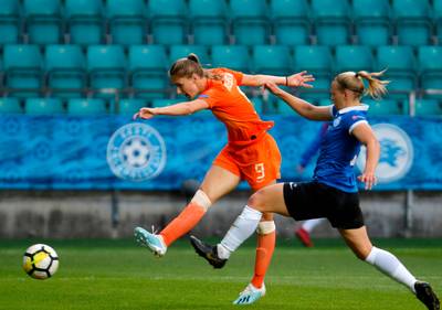 Leeuwinnen zonder topscorer Miedema tegen Turkije