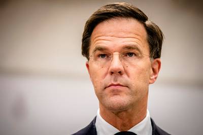 Rutte: Raadgevend referendum halfbakken
