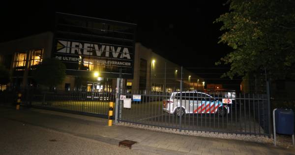 Man die honderd telefoons meenam bij gewapende overval op Reviva in Den Bosch is aangehouden.