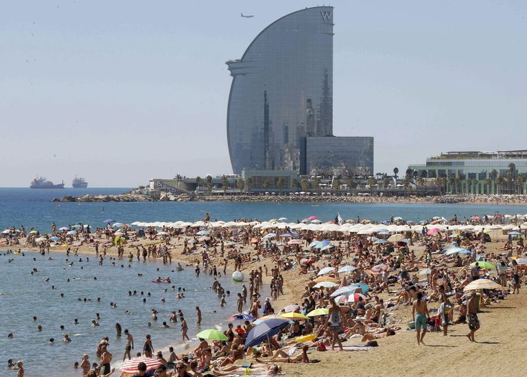 Belgische toeriste (22) verkracht op strand in Barcelona ...