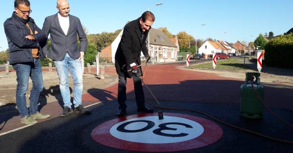 Vloerpuzzel leggen, gasbrander erop en Calfven is een 30 km-zone