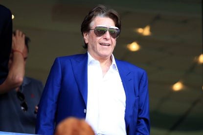 Kosten mails van Pini Zahavi Moeskroen de kop? 