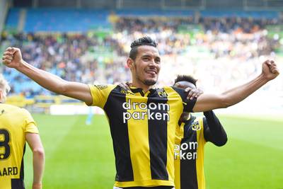 Vitesse met glansrol Darfalou naar zege op Heracles