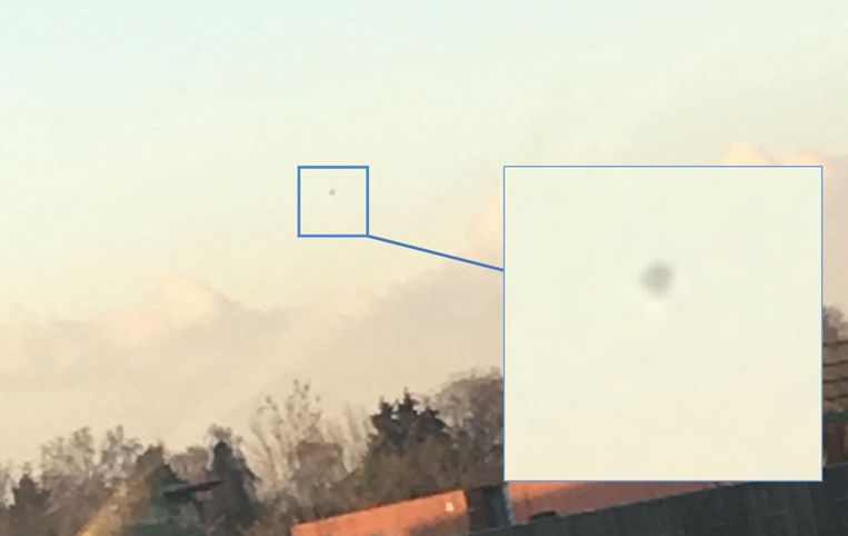 Nog niet zo lang geleden, op 12 december 2018 rond 16.00u, zag iemand vanaf de E17 ter hoogte van Gent een zwarte bol in de lucht. Evaluatie van het meldpunt: toch een doodgewone luchtballon.
