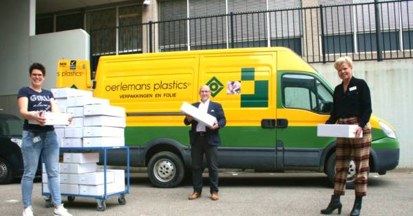 Oerlemans Packaging uit Genderen produceert 100.000 medische schorten per week in strijd tegen coron