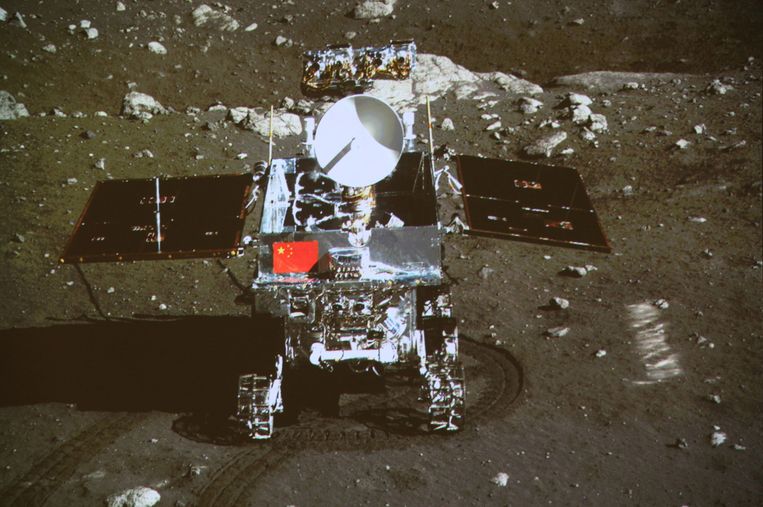 China's allereerste maanrover ‘Jade Rabbit werd 5 jaar geleden op de voorzijde van maan gedropt. Een soortgelijk robot gaat nu naar de achterzijde.