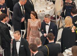 Deense koningin Mary is niet de enige royal die in deze prachtige roze jurk schittert in stijl