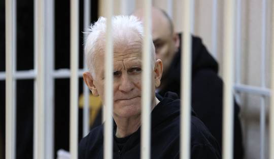 Wit-Rusland laat politieke gevangenen vrij, onder wie Nobelprijswinnaar, in ruil voor minder Amerikaanse sancties