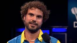 Riadh Bahri heeft een crush op BV Darts-tegenstander