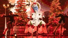 Viool ligt onder de kerstboom