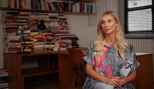 Kritiek op Miss België groeit nu ook ex-miss Celine Van Ouytsel aan alarmbel trekt: ‘Opnieuw van nul beginnen’