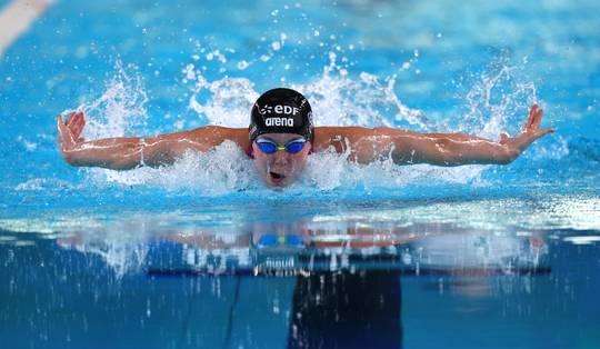 ‘Bij elke medaille moest ik obstakels overwinnen’: Roos Vanotterdijk over haar EK zwemmen