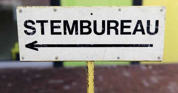 Tientallen studenten van het Saxion weggestuurd bij stembureau - De Stentor