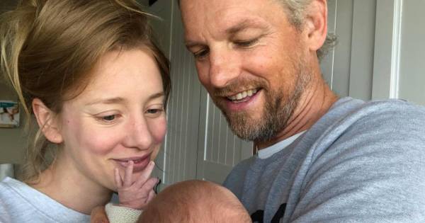 Barry Atsma En Noortje Herlaar Dolblij Met Dochter Bobbi Show Ad Nl