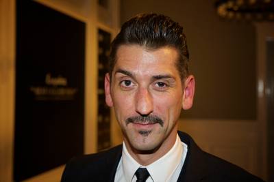 Danny Vera vist drenkeling uit de gracht in Middelburg