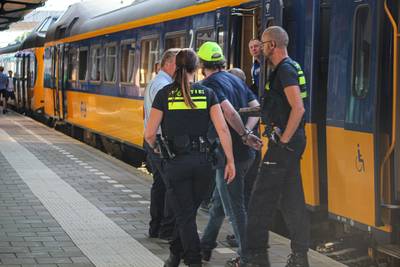 Conducteur krijgt klappen in de trein bij Dieren