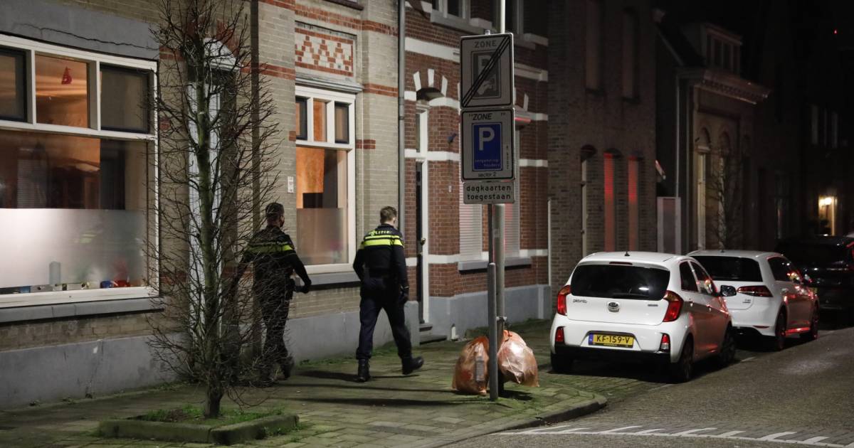 Bewoner in Roosendaal gewond door steekpartij in huis, dader gevlucht.