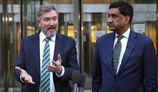 Democraat noemt zes namen mogelijke Epstein-medeplichtigen • Luchthaven El Paso tien dagen lang stilgelegd om ‘speciale veiligheidsredenen’