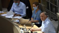 Experten luiden de alarmbel in coronacommissie: "We zijn er niet gerust in”