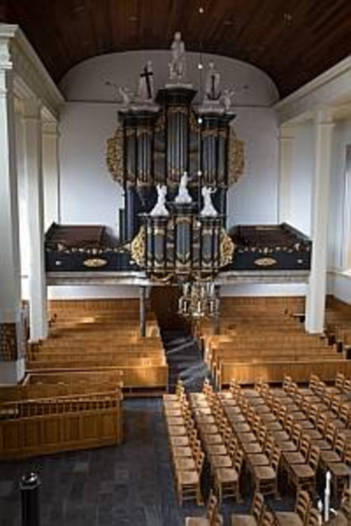 Jonge organisten in actie op oud orgel in kerk Genemuiden Kop van Overijssel destentor.nl