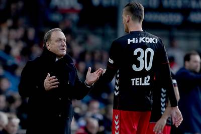 Advocaat snapt kritiek op komst Kramer en Bazoer niet: ‘We willen meedoen in play-offs, toch?’