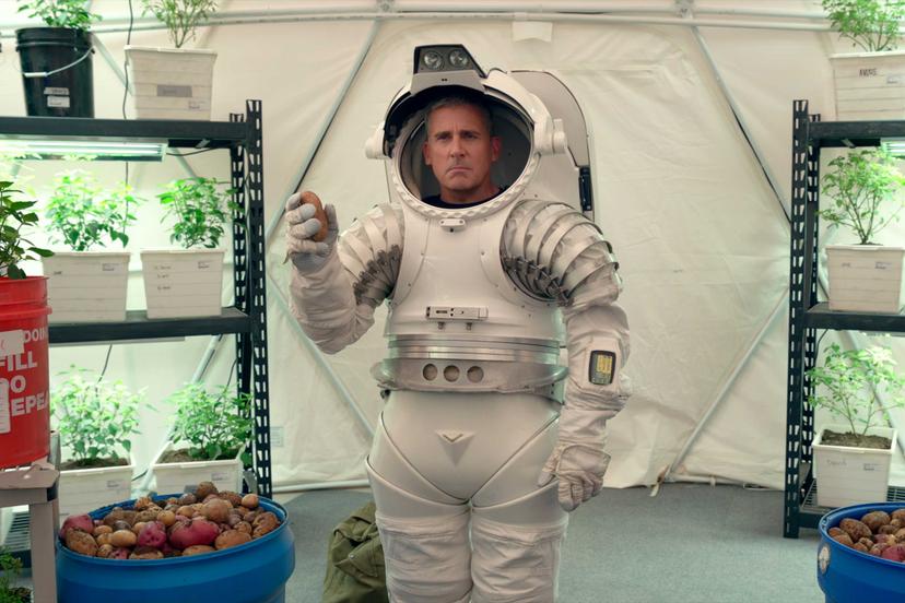 Space Force Steve Carell in ruimtepak