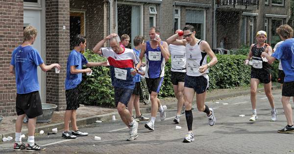 Maasdijk naar avonduren voor koelte en sfeer; 'ik kreeg het niet bijgedronken'