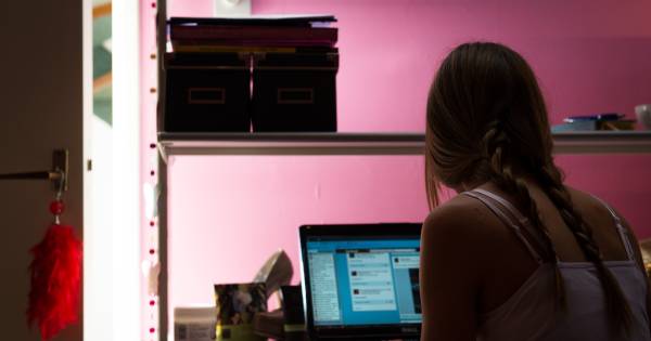 Vermissing Hania (12) doet denken aan werkwijze online kinderlokkers - AD.nl