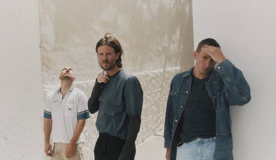 Exit als retourbewijs: Bazart keert via het achterpoortje van de ziel terug naar het licht ★★★★☆