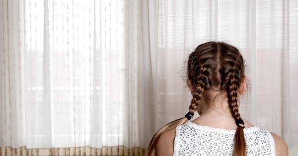 Man (21) voor rechter voor seksueel uitbuiten 12-jarig meisje en afpersen minderjarigen