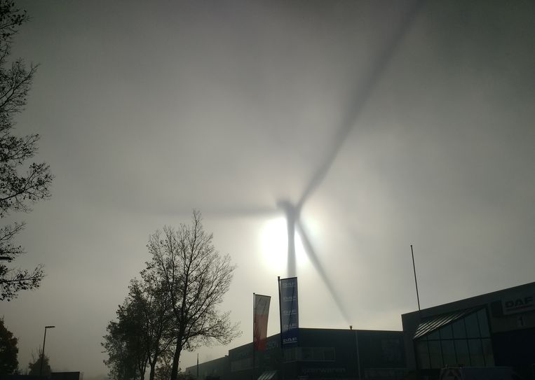 Ludiek of cynisch? Voorstel voor windmolen in de grachtengordel - Trouw