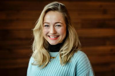 Het persoonlijke zonnetje van Carolien, Amanda showt rondingen
