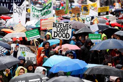 Tienduizenden mensen bij klimaatmars in Amsterdam