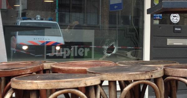'Angst heerst na dodelijke schietpartij in café Oostburg' - BN DeStem