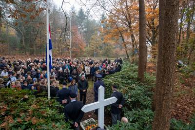 Verzetsstrijders en Marietje herdacht bij het Kruis op de Berg